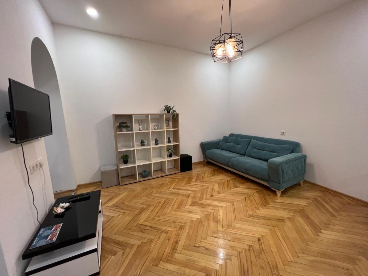 Cosy Apartment In Tbilisi Centre Экстерьер фото