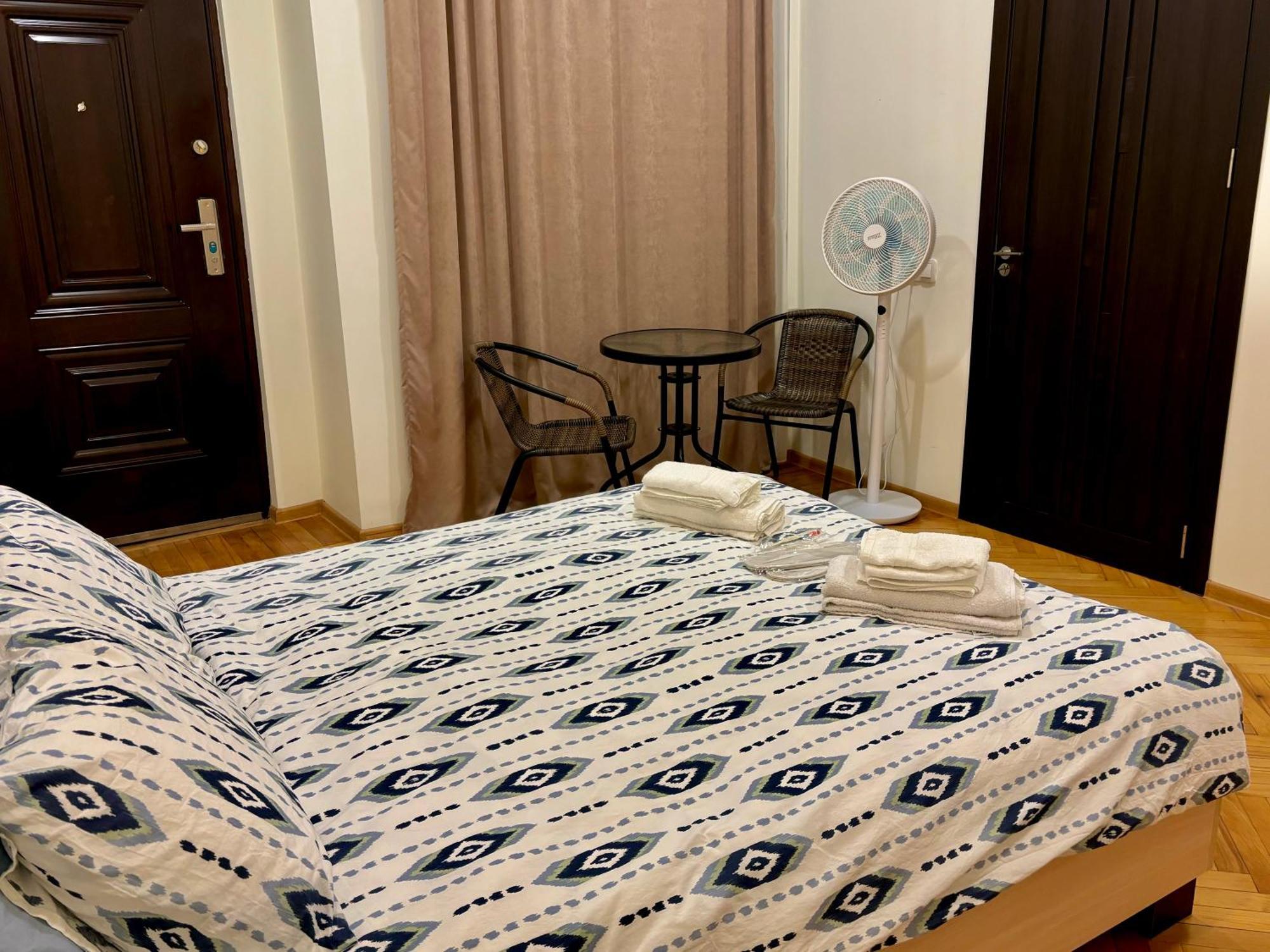 Cosy Apartment In Tbilisi Centre Экстерьер фото